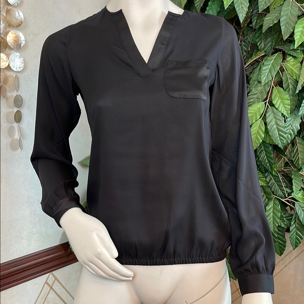 THE LIMITED BLACK TIE FRONT BLOUSE